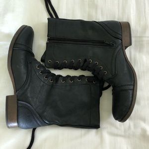 Black Combat Boots | 10 |